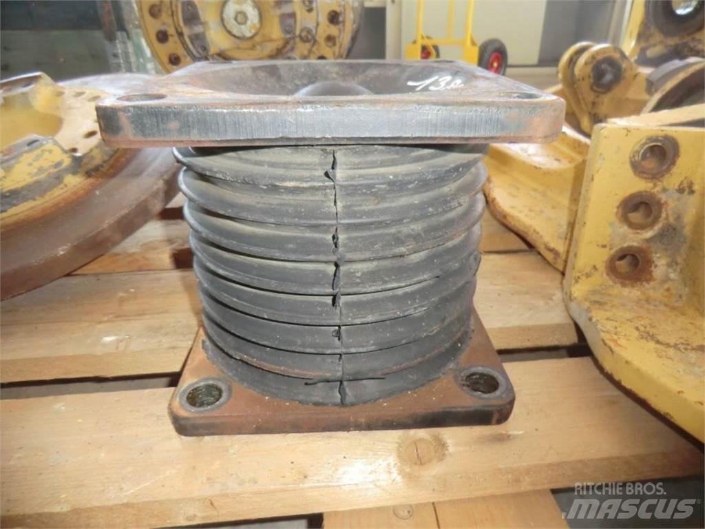 CAT 735 Chassis og suspension