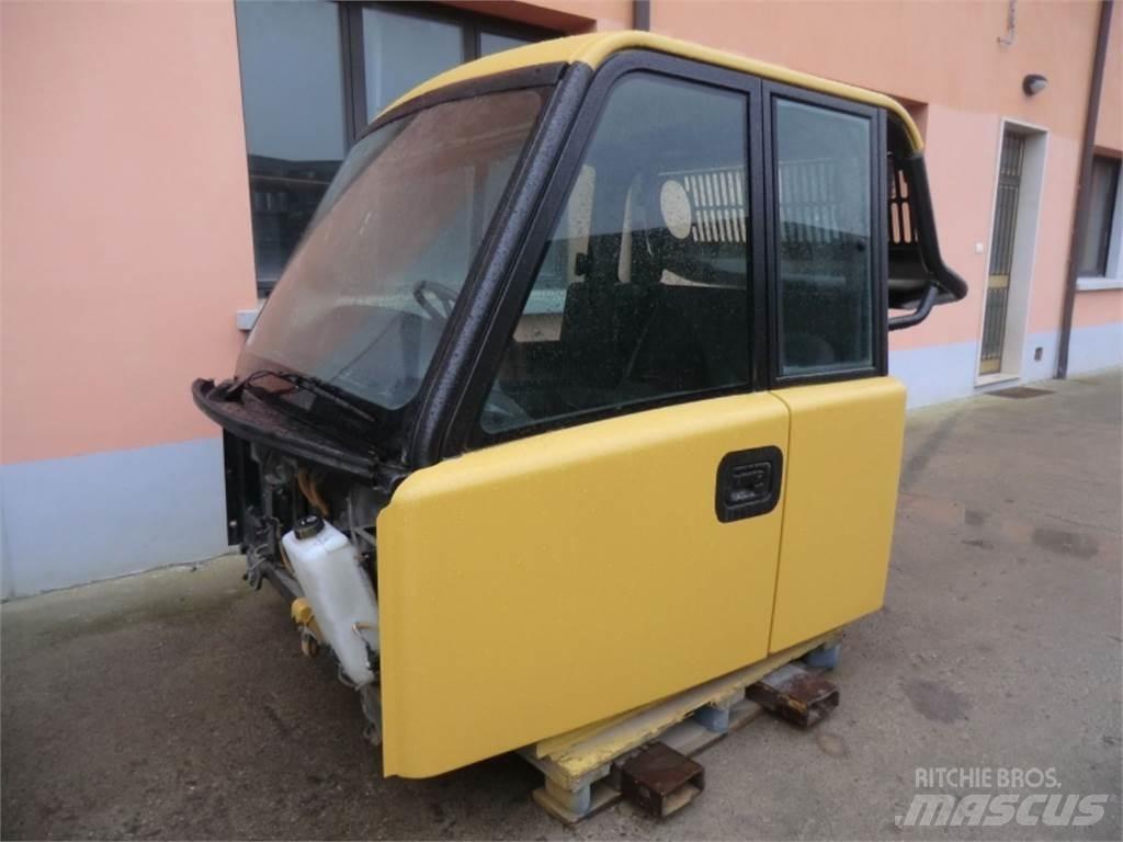 CAT 735 Chassis og suspension