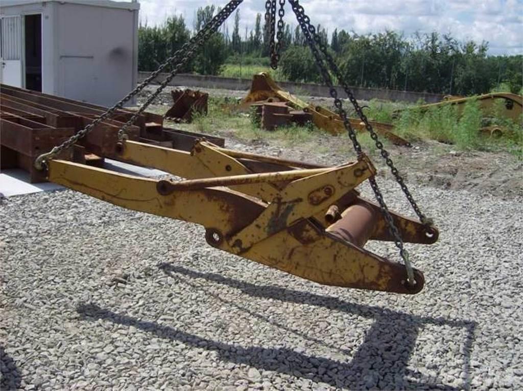 CAT 910 Chassis og suspension