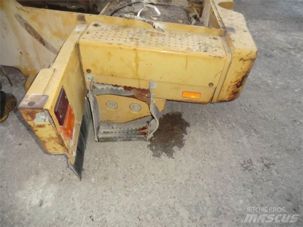CAT 928G Chassis og suspension
