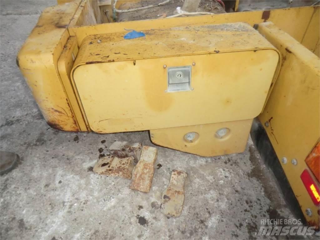 CAT 928G Chassis og suspension