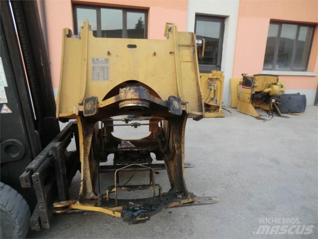 CAT 928G Chassis og suspension