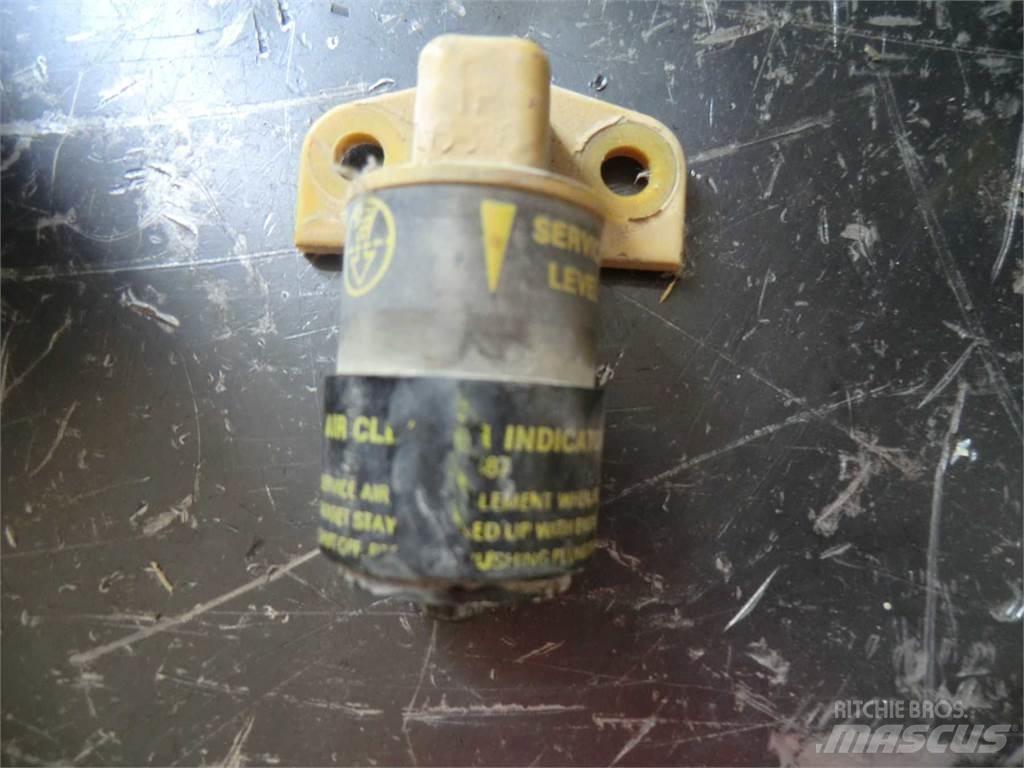 CAT 953 Chassis og suspension