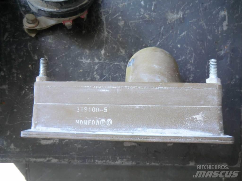 CAT 953 Chassis og suspension