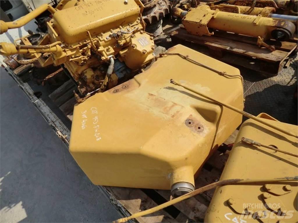 CAT 953 Chassis og suspension