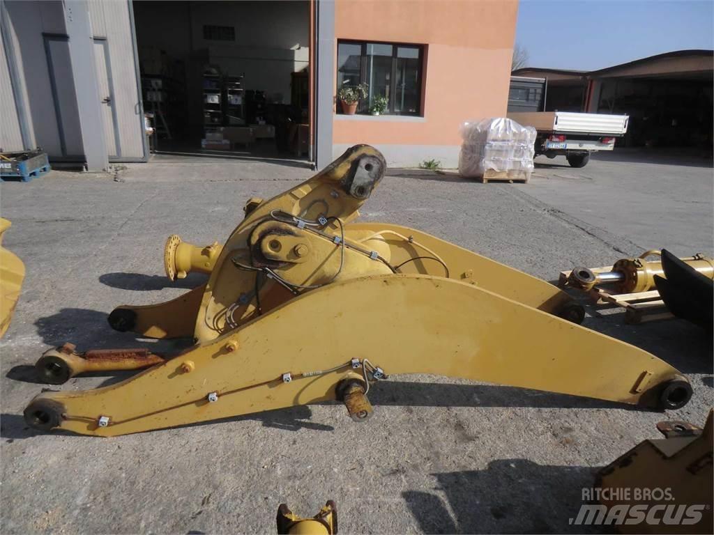 CAT 962H Chassis og suspension