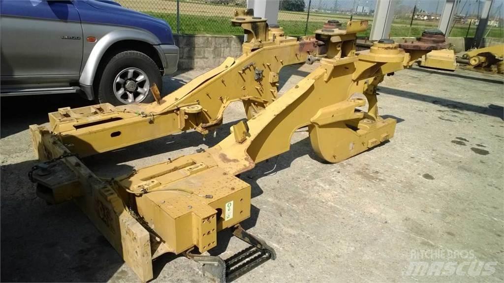 CAT 962H Chassis og suspension