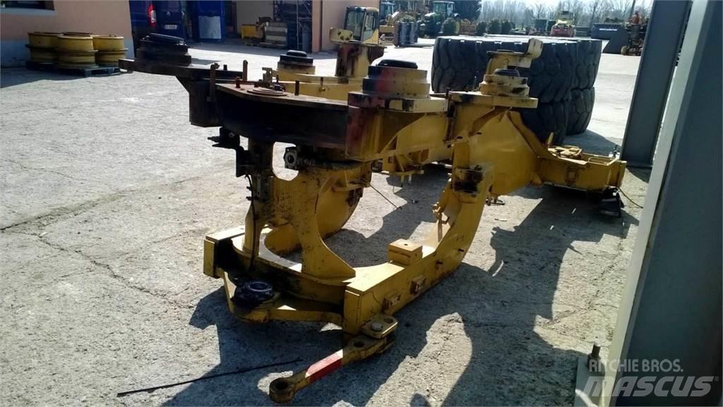 CAT 962H Chassis og suspension