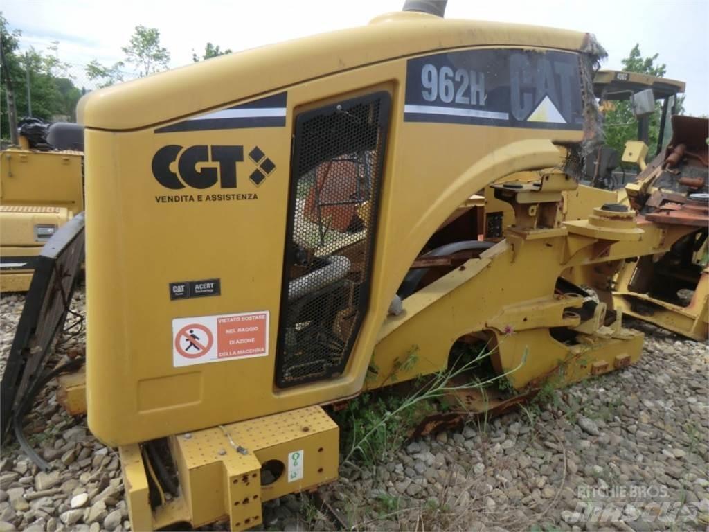 CAT 962H Chassis og suspension