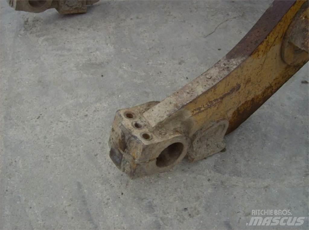CAT 963 Chassis og suspension