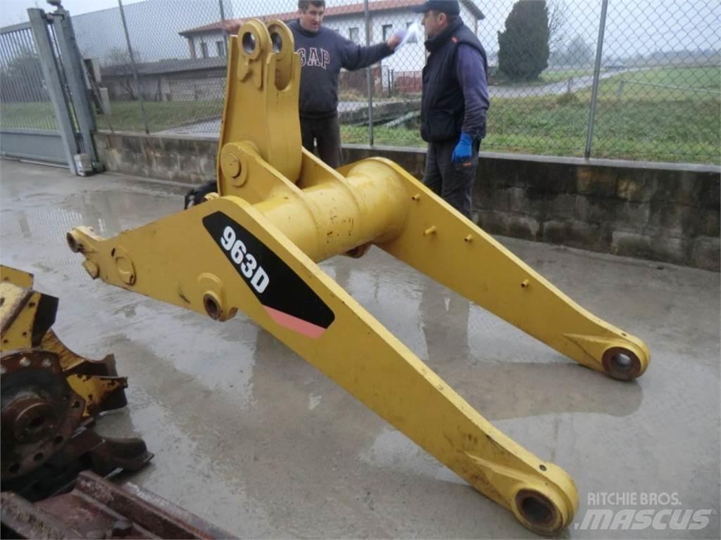 CAT 963D Chassis og suspension