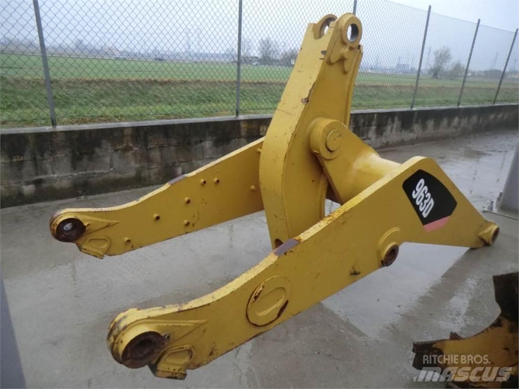 CAT 963D Chassis og suspension