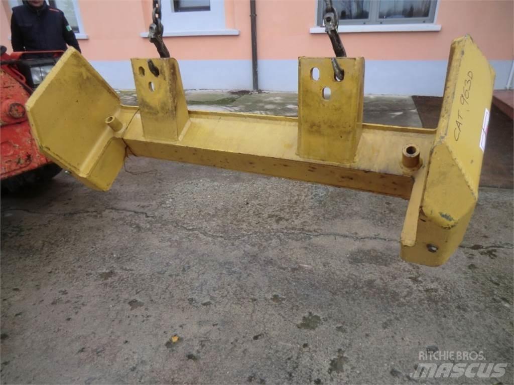 CAT 963D Chassis og suspension