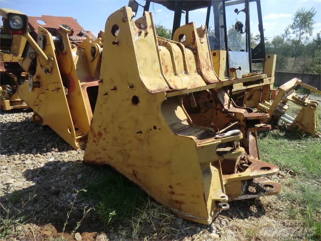 CAT 963D Chassis og suspension