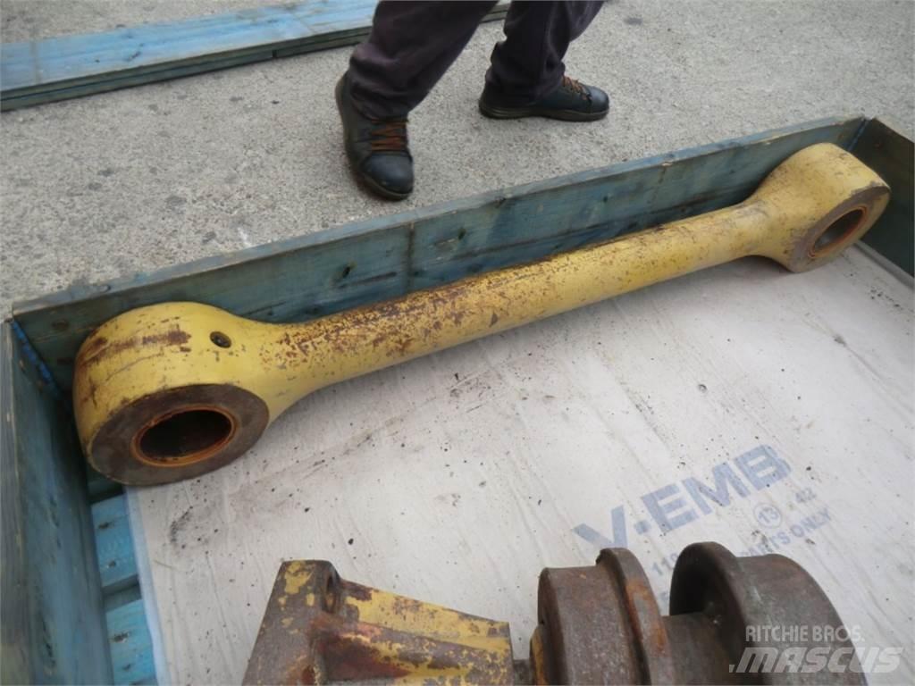 CAT 963D Chassis og suspension