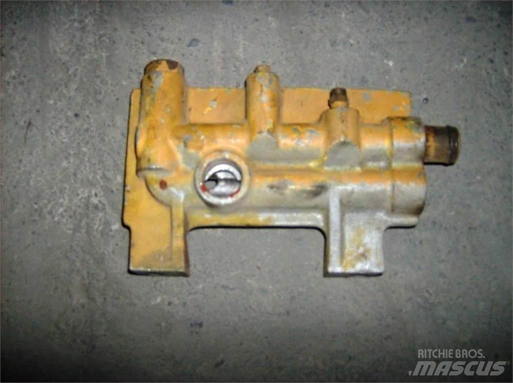 CAT 988 Chassis og suspension