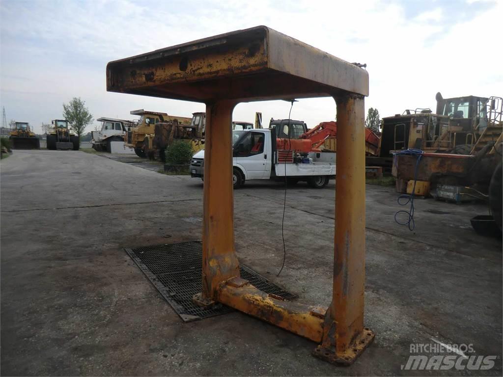 CAT 988B Chassis og suspension