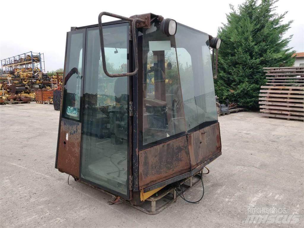 CAT 988G Chassis og suspension