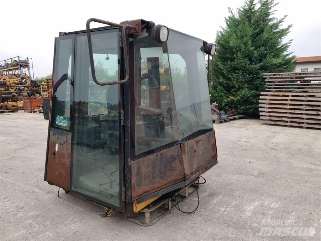 CAT 988G Chassis og suspension