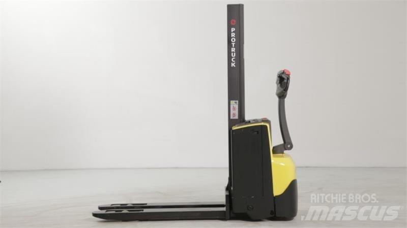 BT SWE080L Selvkørende stablere