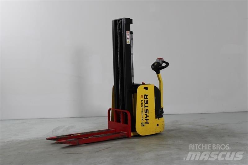 Hyster S1.0E Selvkørende stablere