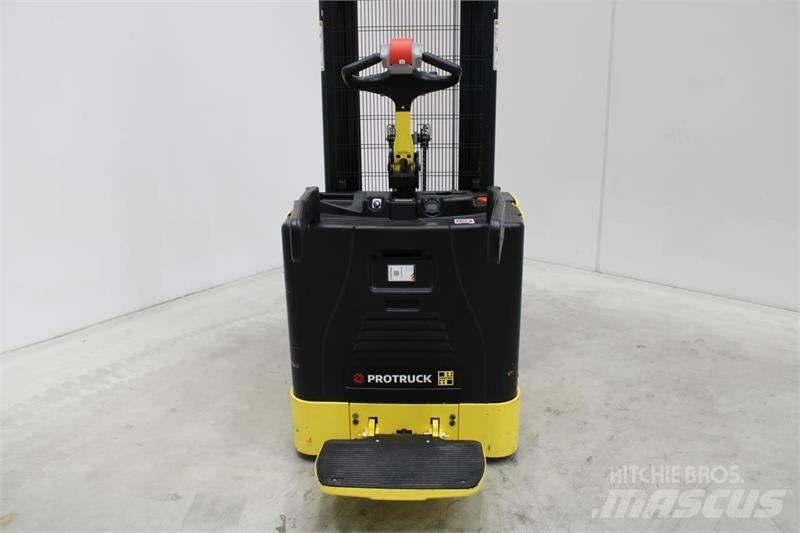 Hyster S1.5S Selvkørende stablere