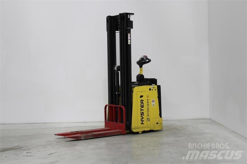 Hyster S1.5S Selvkørende stablere