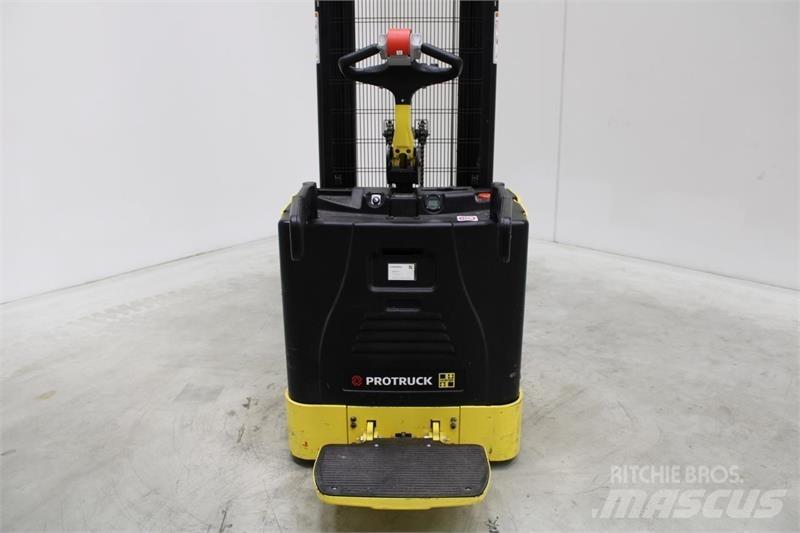 Hyster S1.5S Selvkørende stablere