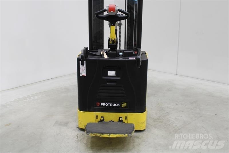 Hyster S1.5S Selvkørende stablere