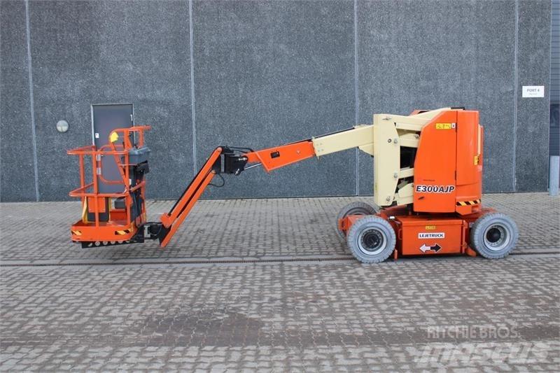 JLG E300AJP Bomlifte med knækarm