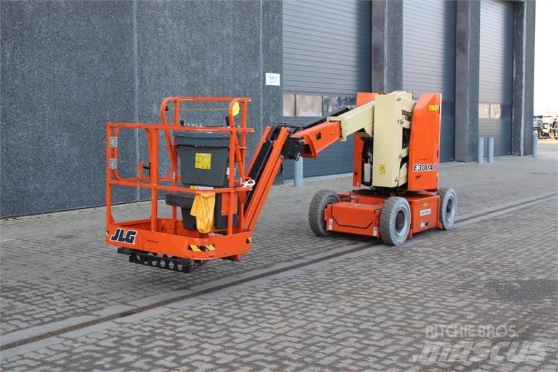 JLG E300AJP Bomlifte med knækarm