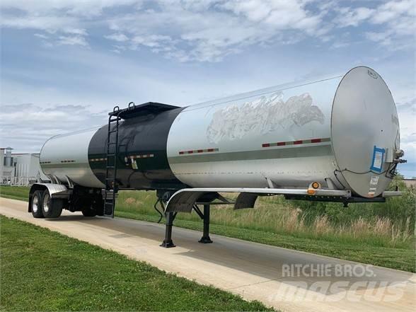 Etnyre ARA 7,250 Semi-trailer med Tank