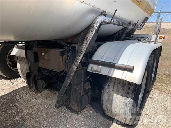 Etnyre STEEL 7,500 Semi-trailer med Tank