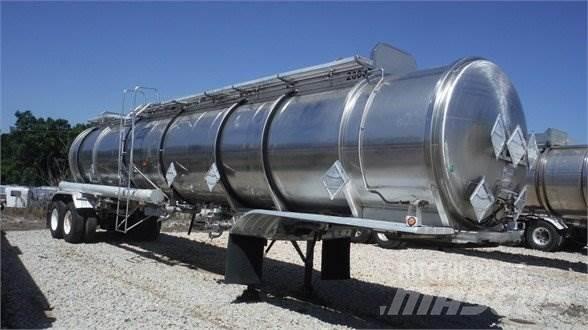 Polar SRX7 Semi-trailer med Tank