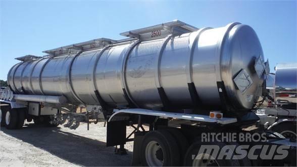  STE SRX7 Semi-trailer med Tank