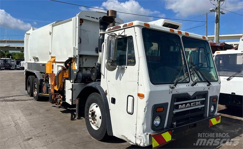 Mack LEU600 Renovationslastbiler