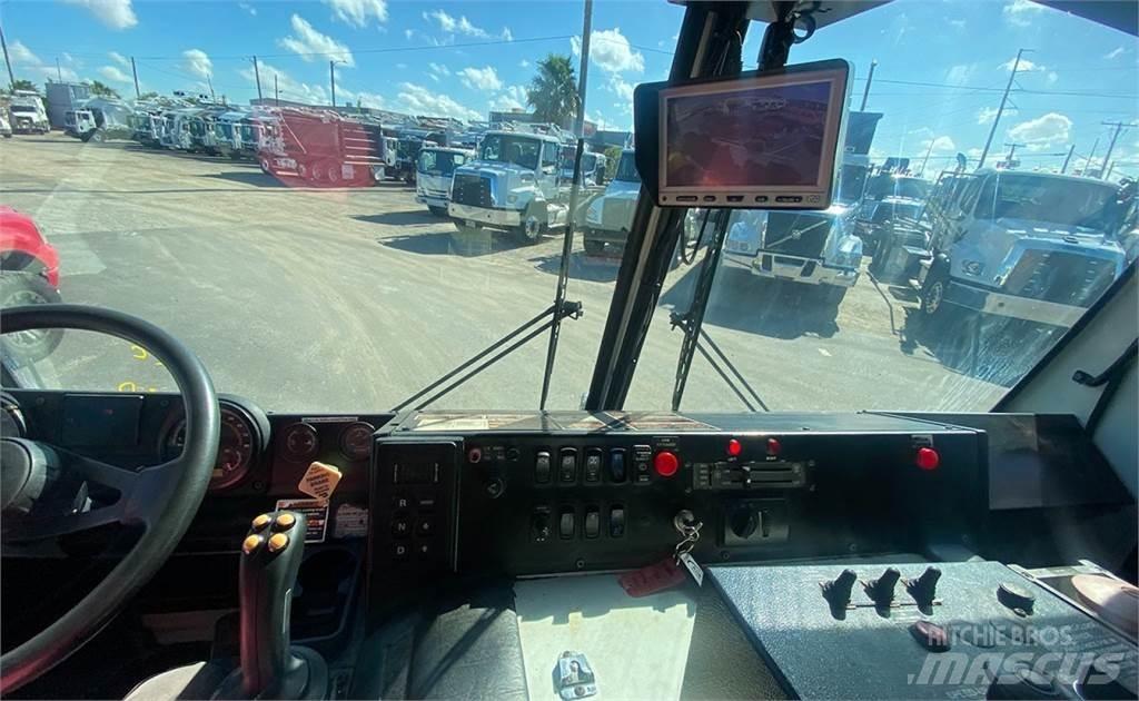 Mack LEU600 Renovationslastbiler