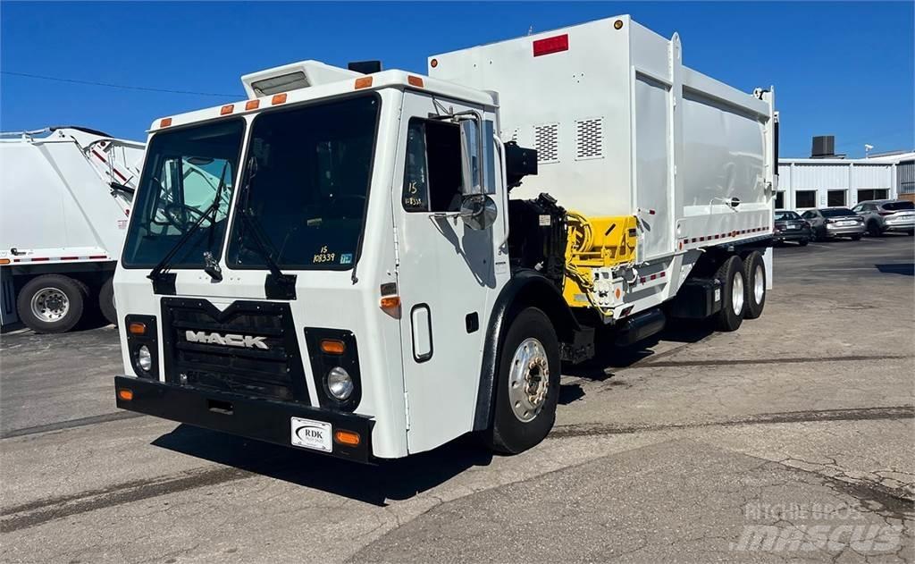 Mack LEU613 Renovationslastbiler