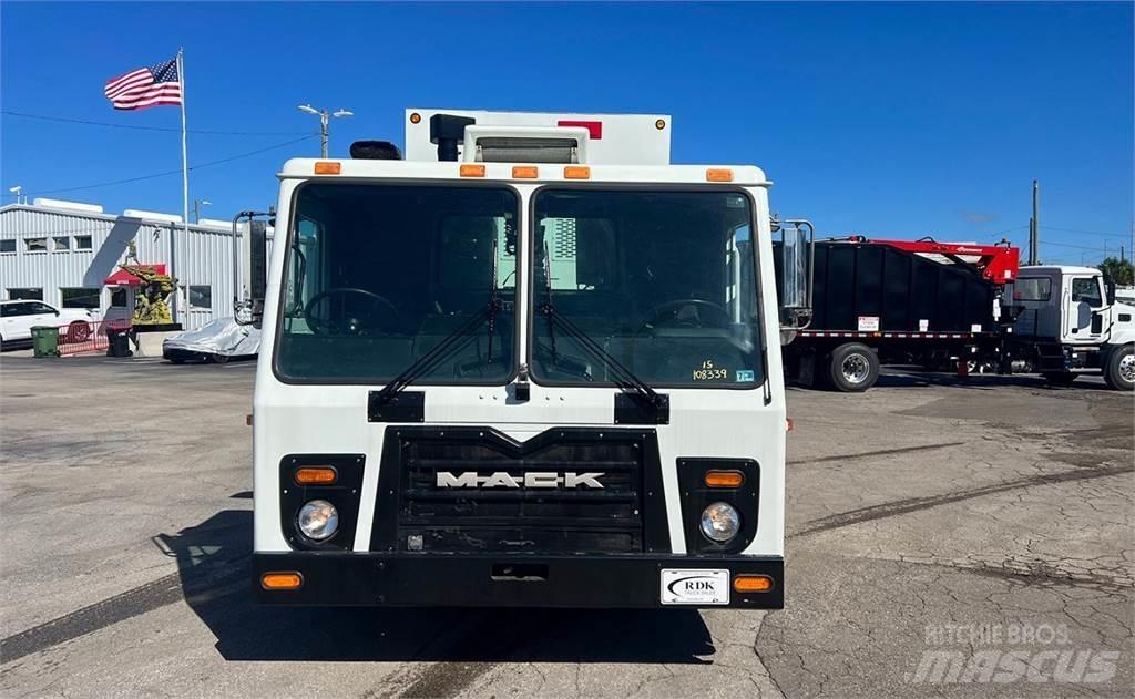 Mack LEU613 Renovationslastbiler