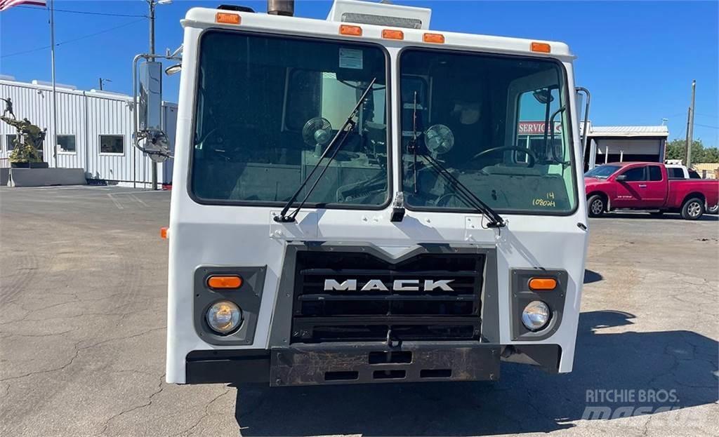 Mack LEU613 Renovationslastbiler