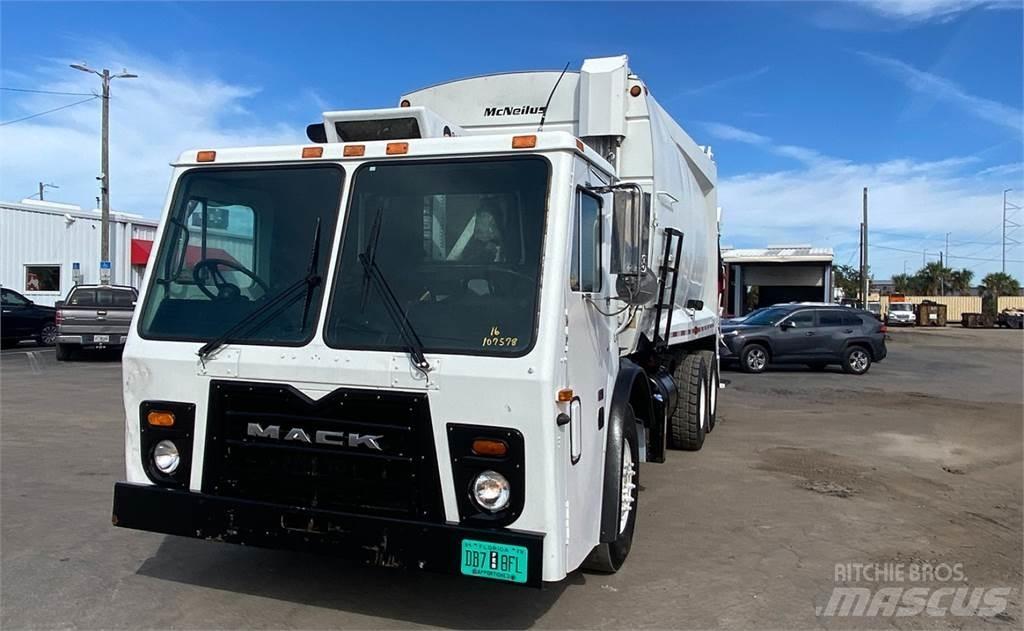 Mack LEU613 Renovationslastbiler