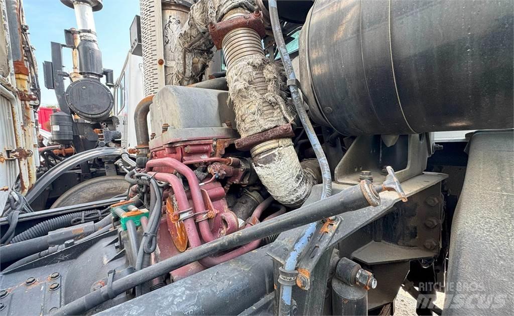 Mack LEU613 Renovationslastbiler