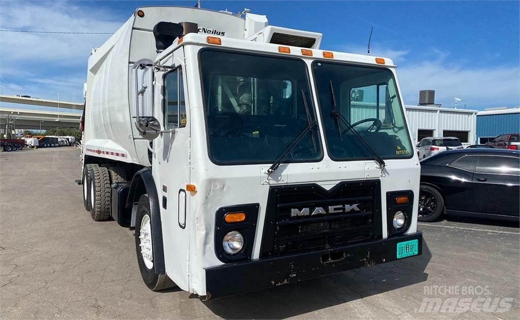 Mack LEU613 Renovationslastbiler