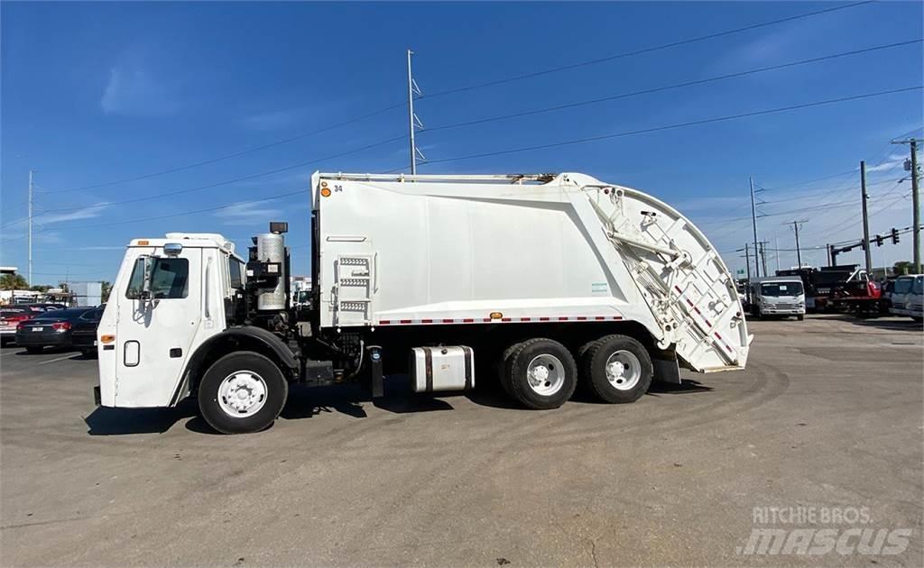 Mack LEU613 Renovationslastbiler