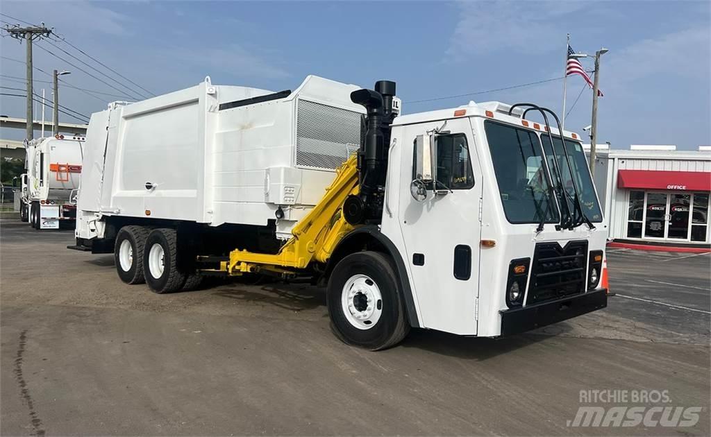 Mack LEU613 Renovationslastbiler
