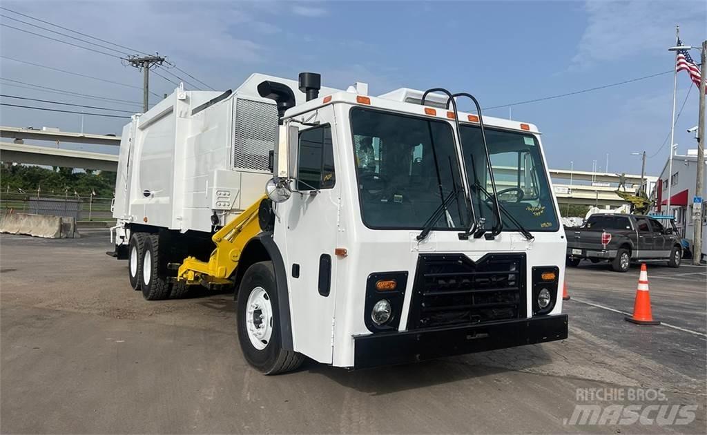 Mack LEU613 Renovationslastbiler