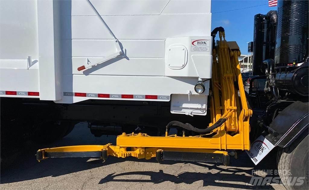 Mack LEU613 Renovationslastbiler