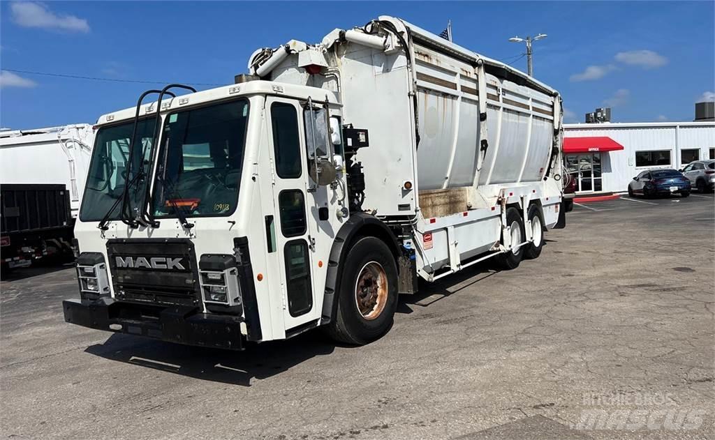 Mack LR613 Renovationslastbiler