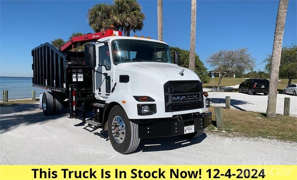 Mack MD7 Gribere