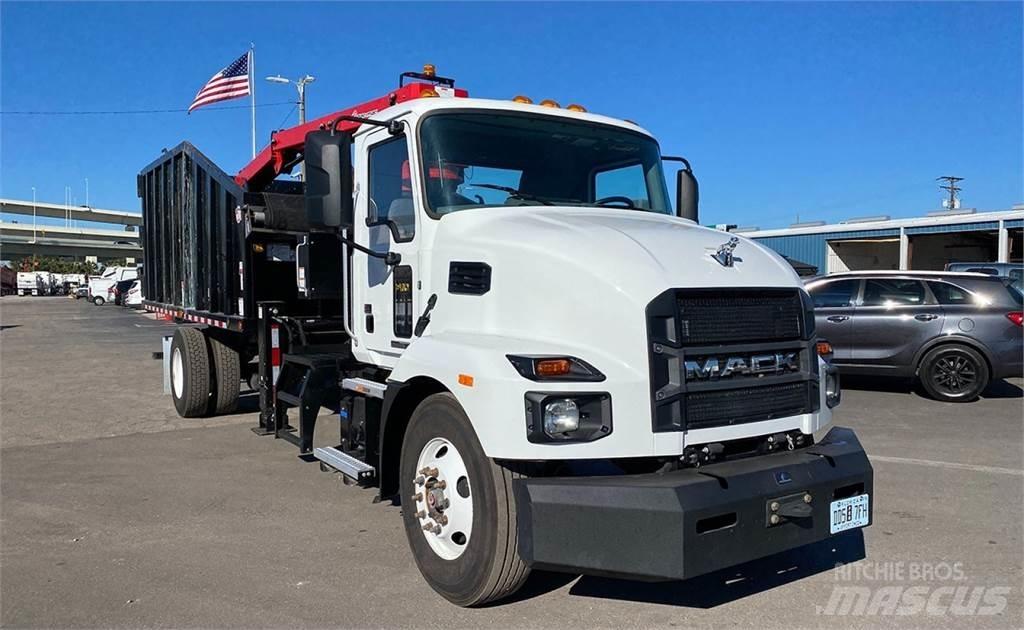 Mack MD7 Gribere